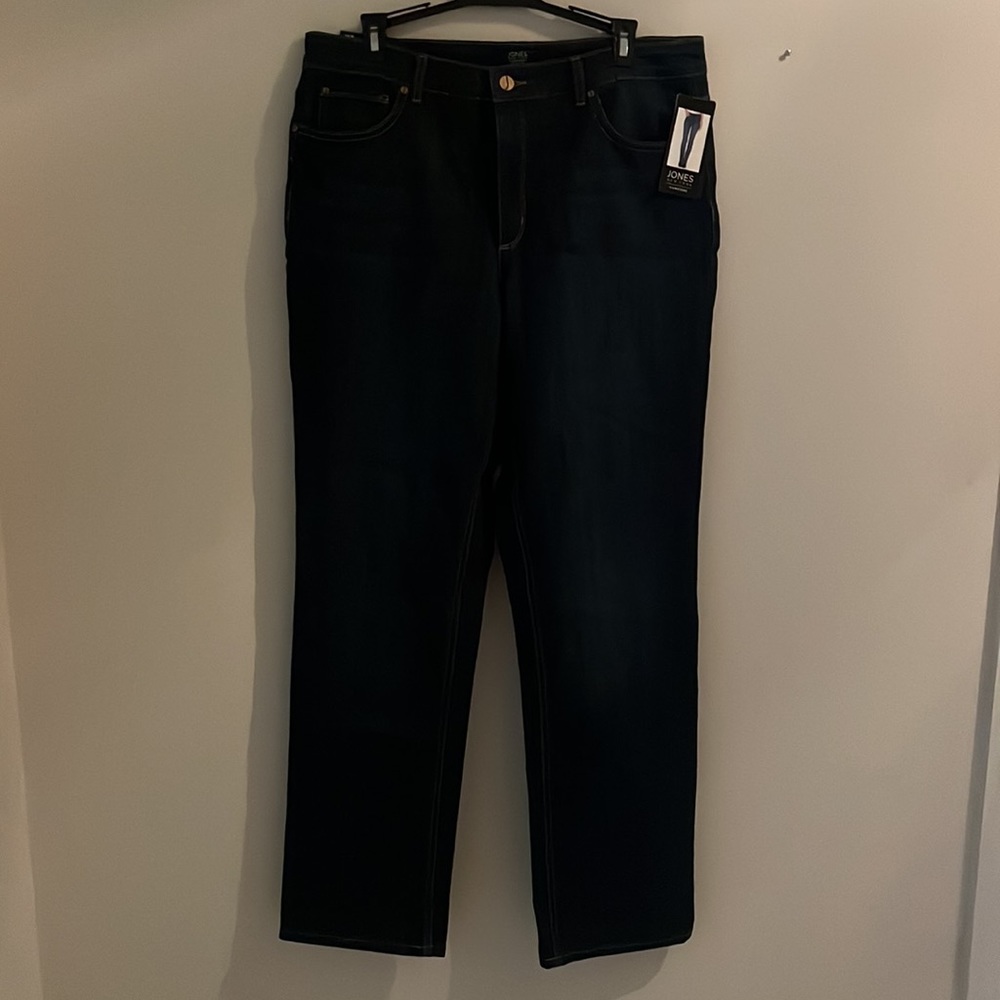 Straight Leg Classic Jeans